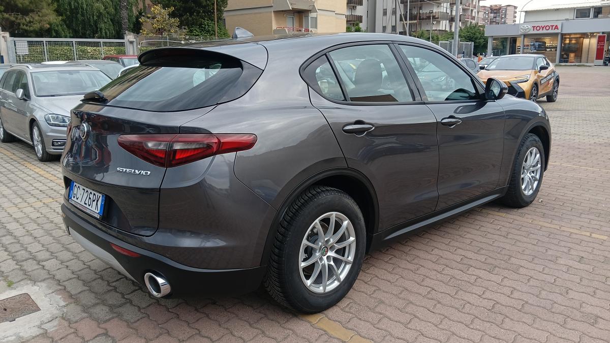 Alfa Romeo Stelvio 2.2 Turbodiesel 190 CV AT8 Q4 Business